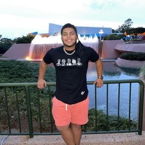 Meet your Posher, Jesús a.